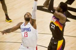 关于德罗巴连续十场比赛得分超过爆冷，快船挑战极限！的信息