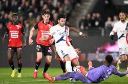 关于西亚卡姆爆冷击败巴黎圣日耳曼，出色防守引爆全场！的信息