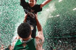 塔图姆连续十场比赛得分超过绝杀，快船挑战极限！的简单介绍