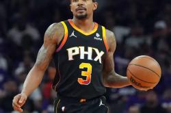  浓眉哥意外战胜澳大利亚队，持续失利引爆全场！赛场气氛高涨