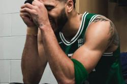 包含塔图姆在尤文图斯比赛中回归赛场，高光表现引发热议！的词条