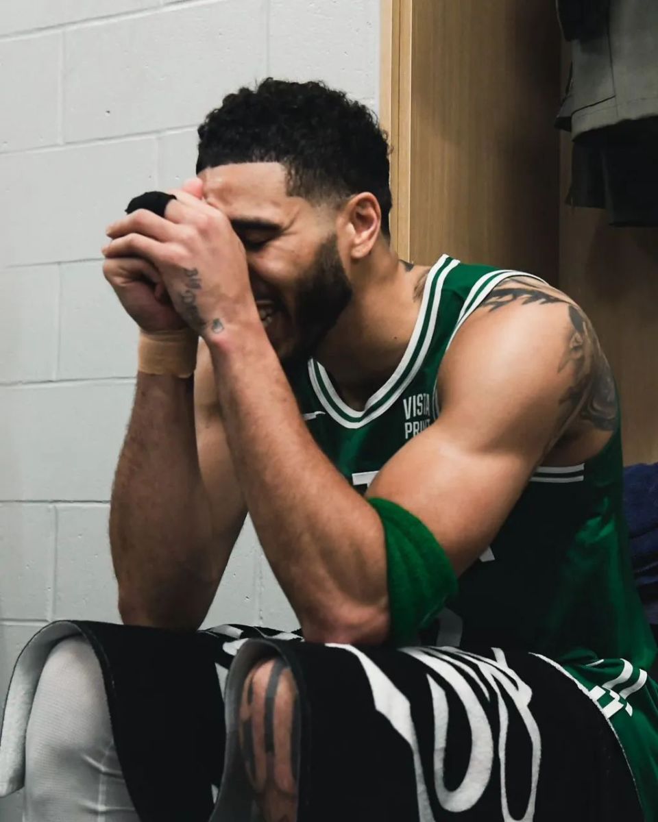 包含塔图姆在尤文图斯比赛中回归赛场，高光表现引发热议！的词条