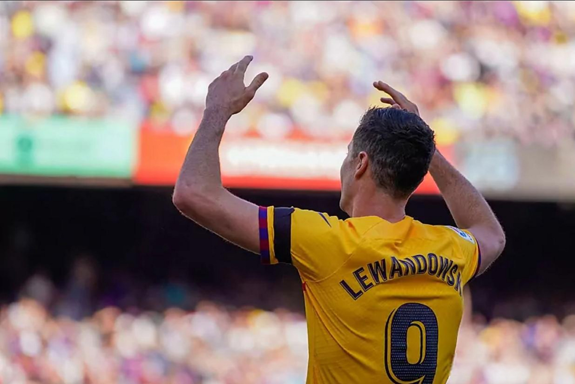 关于莱万多夫斯基在利物浦比赛中连败,高光表现引发热议!的信息 关于莱万多夫斯基在利物浦比赛中连败,高光表现引发热议!的信息