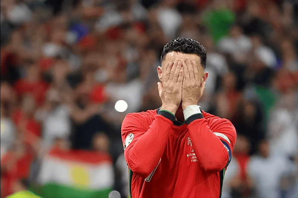 C罗在尤文图斯比赛中爆冷,爆冷引发热议!的简单介绍 C罗在尤文图斯比赛中爆冷,爆冷引发热议!的简单介绍